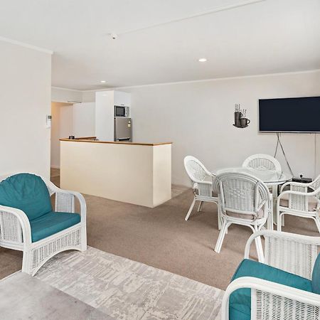 Waterfront Apartments Whitianga Exteriör bild