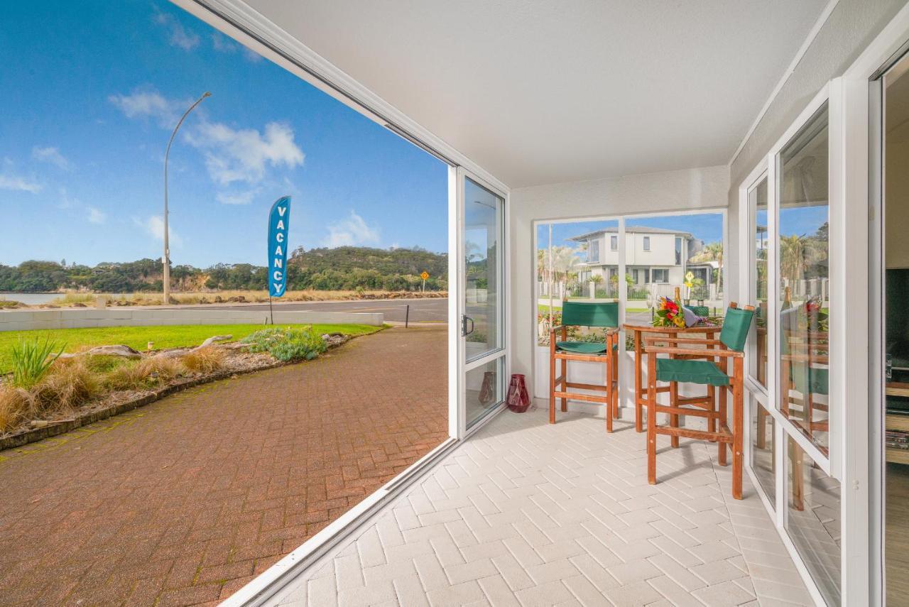 Waterfront Apartments Whitianga Exteriör bild