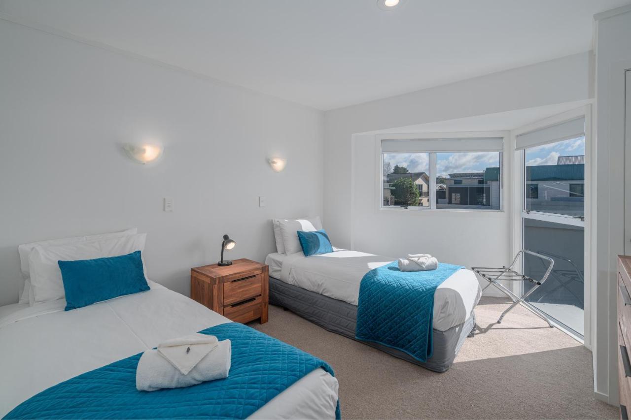 Waterfront Apartments Whitianga Exteriör bild