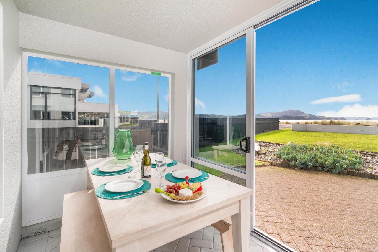 Waterfront Apartments Whitianga Exteriör bild