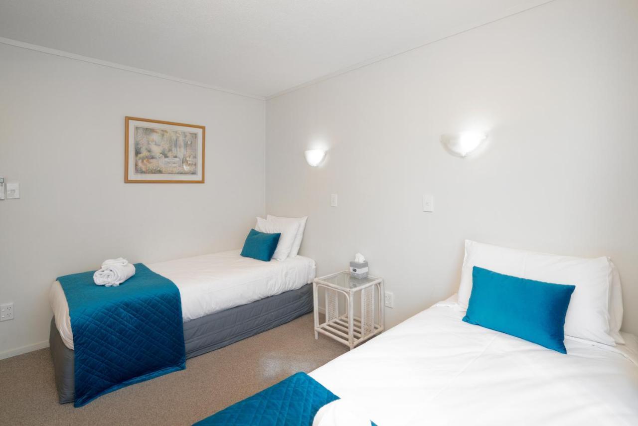 Waterfront Apartments Whitianga Exteriör bild