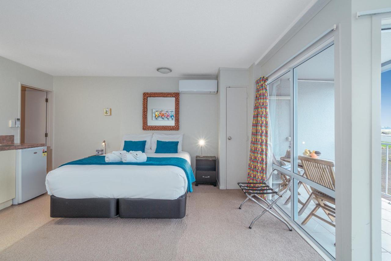Waterfront Apartments Whitianga Exteriör bild