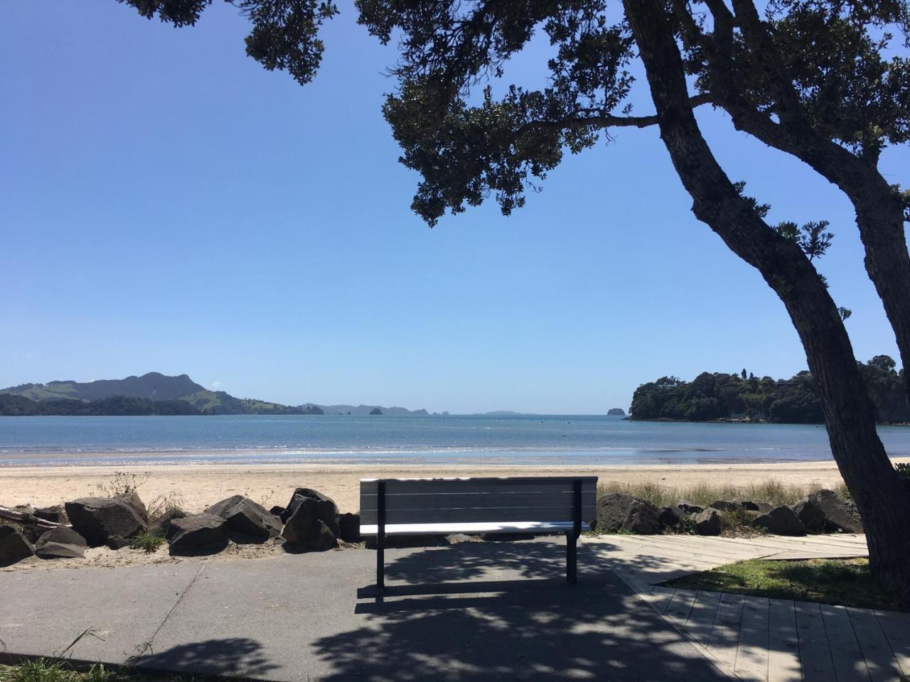 Waterfront Apartments Whitianga Exteriör bild
